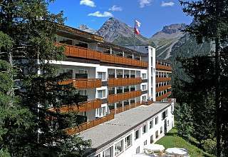 Aussenansicht Sommer - Sunstar Hotel Arosa